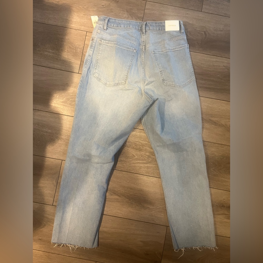 Express Women’s High Rise Mom Jeans - Picture 2 of 2